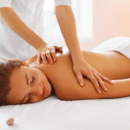 Massage relaxant aux huiles végétales